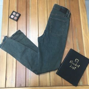 Lucky brand skinny jeans 6/28